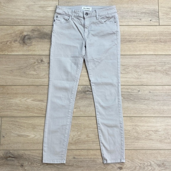 DL1961 | Margaux | Mid Rise Skinny - Picture 2 of 14